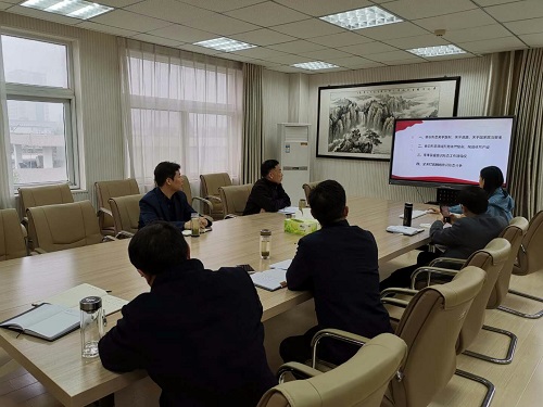 beat365中文官方网站召开党委理论中心组学习会议暨2019年度意识形态工作专题会