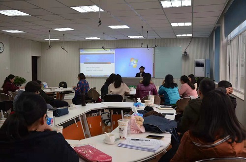 beat365中文官方网站举办“混合式教学背景下的网络空间建设”教学沙龙活动