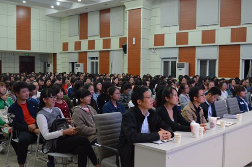 beat365中文官方网站成功召开2016级新生入学安全教育讲座