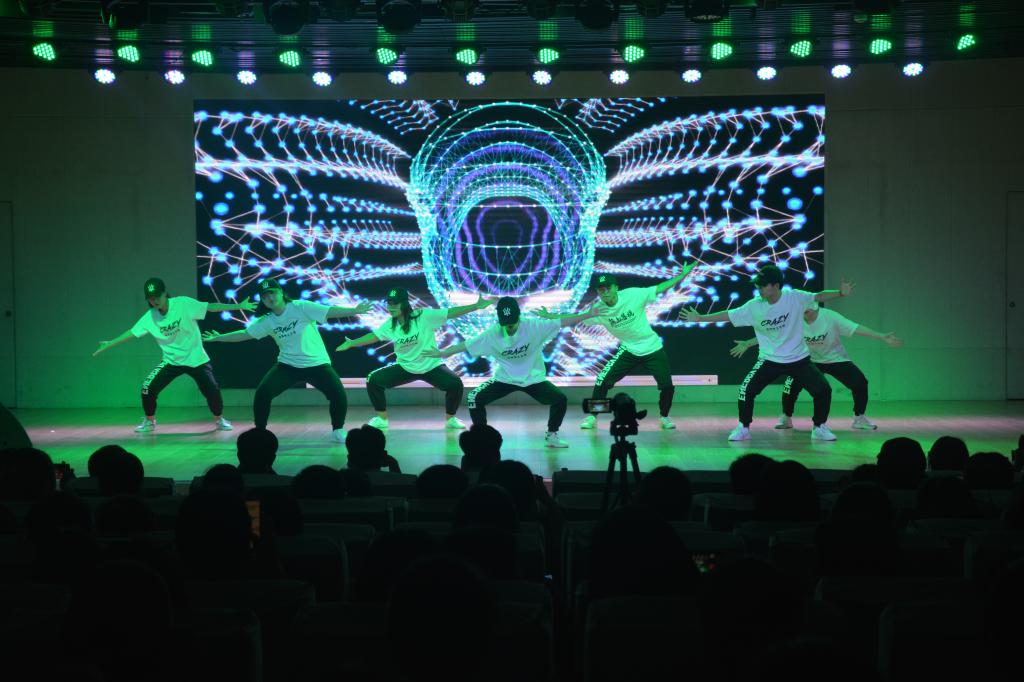 beat365中文官方网站成功举办2019届优秀毕业生颁奖典礼暨欢送毕业生晚会