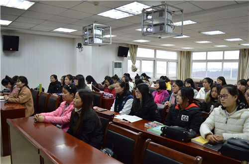 beat365中文官方网站组织学子观看2017年度学校共青团网络视频工作会议