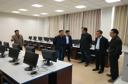 校领导检查指导beat365官网实验室迎评工作
