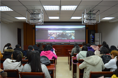 beat365中文官方网站组织学子观看2017年度学校共青团网络视频工作会议