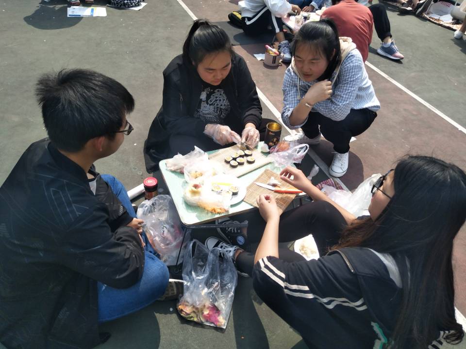 beat365中文官方网站成功举办第五届寿司制作大赛